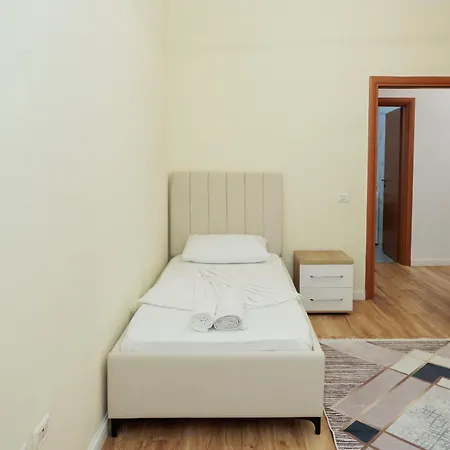 Izzy Apartment